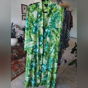 Natori Green and White Patterned Garment